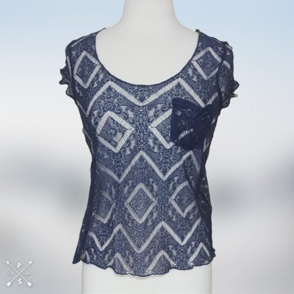 URBAN OUTFITTERS/Kimchi Blue Sheer Navy Lace Top